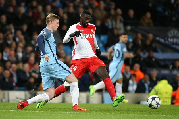 MANCHESTER, ENGLAND - FEBRUARY 21: Kevin De Bruyne of Manchester City and Tiemoue Bakayoko of Monaco in action during the UEFA Champions League Round of 16 first leg match between Manchester City FC and AS Monaco at Etihad Stadium on February 21, 2017 in Manchester, United Kingdom. (Photo by Jean Catuffe/Getty Images)