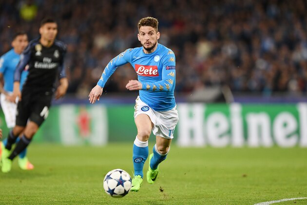 NAPLES, ITALY - MARCH 07:  Dries Mertens of SSC Napoli in action during the UEFA Champions League Round of 16 second leg match between SSC Napoli and Real Madrid CF at Stadio San Paolo on March 7, 2017 in Naples, Italy.  (Photo by Francesco Pecoraro/Getty Images)
