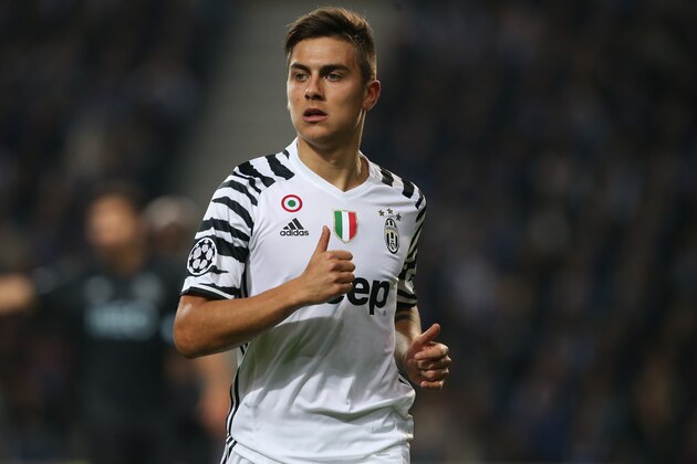 PORTO, PORTUGAL - FEBRUARY 22:  Juventus forward Paulo Dybala from Argentina during the UEFA Champions League Round of 16 - First Leg match between FC Porto and Juventus at Estadio do Dragao on February 22, 2017 in Porto, Portugal.  (Photo by Gualter Fatia/Getty Images)