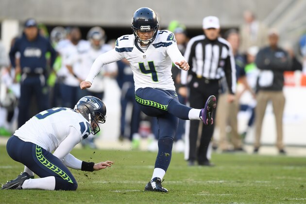 SANTA CLARA, CA - JANUARY 01:  Steven Hauschka #4 of the Seattle Seahawks kicks a field goal against the San Francisco 49ers during the fourth quarter of their NFL football game at Levi's Stadium on January 1, 2017 in Santa Clara, California.  (Photo by Thearon W. Henderson/Getty Images)