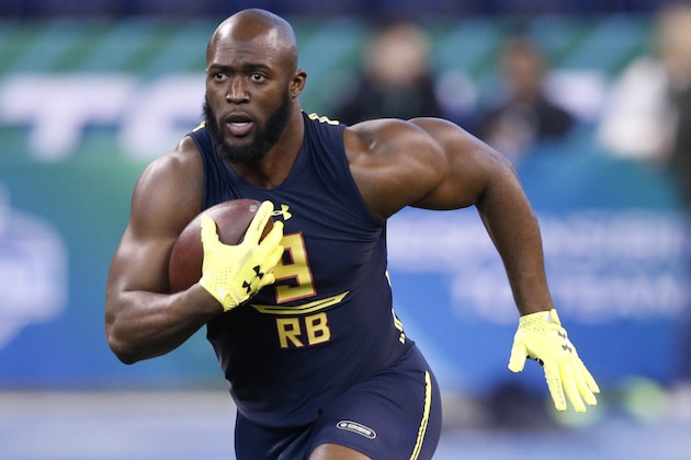 INDIANAPOLIS, IN - MARCH 03: Running back Leonard Fournette of LSU runs with the ball during a drill on day three of the NFL Combine at Lucas Oil Stadium on March 3, 2017 in Indianapolis, Indiana. (Photo by Joe Robbins/Getty Images)