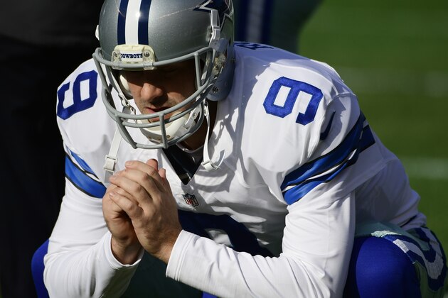 PHILADELPHIA, PA - JANUARY 01: Tony Romo #9 of the Dallas Cowboys stretches before taking on the Philadelphia Eagles at Lincoln Financial Field on January 1, 2017 in Philadelphia, Pennsylvania. The Eagles won 27-13. (Photo by Corey Perrine/Getty Images)