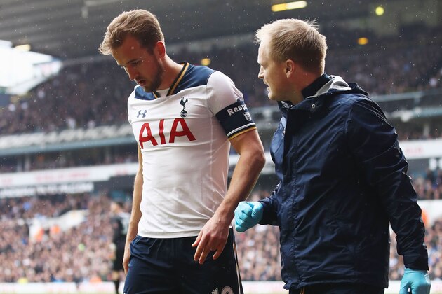 LONDON, ENGLAND - MARCH 12: Harry Kane of Tottenham Hotspur is taken off injured during The Emirates FA Cup Quarter-Final match between Tottenham Hotspur and Millwall at White Hart Lane on March 12, 2017 in London, England.  (Photo by Julian Finney/Getty Images)