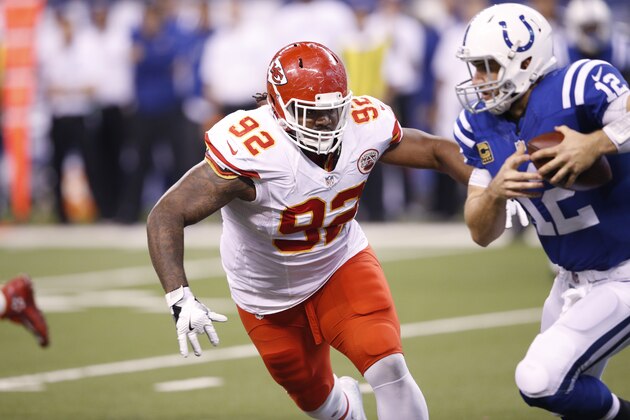 INDIANAPOLIS, IN - OCTOBER 30: Dontari Poe #92 of the Kansas City Chiefs in action against the Indianapolis Colts during the game at Lucas Oil Stadium on October 30, 2016 in Indianapolis, Indiana. The Chiefs defeated the Colts 30-14. (Photo by Joe Robbins/Getty Images)