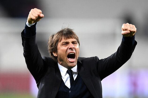 STRATFORD, ENGLAND - MARCH 06:  Antonio Conte, Manager of Chelsea celebrates after the full time whistle following victory in the Premier League match between West Ham United and Chelsea at London Stadium on March 6, 2017 in Stratford, England.  (Photo by Michael Regan/Getty Images)