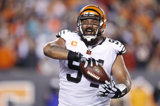 CINCINNATI, OH - SEPTEMBER 29: Domata Peko #94 of the Cincinnati Bengals reacts after recovering a fumble against the Miami Dolphins during the game at Paul Brown Stadium on September 29, 2016 in Cincinnati, Ohio. The Bengals defeated the Dolphins 22-7. (Photo by Joe Robbins/Getty Images)