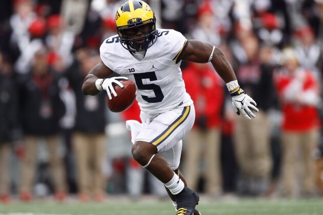 COLUMBUS, OH - NOVEMBER 26:   Jabrill Peppers #5 of the Michigan Wolverines runs after intercepting a pass from J.T. Barrett #16 of the Ohio State Buckeyes during the second half of their game at Ohio Stadium on November 26, 2016 in Columbus, Ohio.  (Photo by Gregory Shamus/Getty Images)