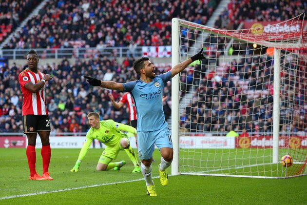 SUNDERLAND, ENGLAND - MARCH 05:  Sergio Aguero of Manchester City celebrates scoring the first goal to make the score 0-1 during the Premier League match between Sunderland and Manchester City at Stadium of Light on March 5, 2017 in Sunderland, England.  (Photo by Robbie Jay Barratt - AMA/Getty Images)