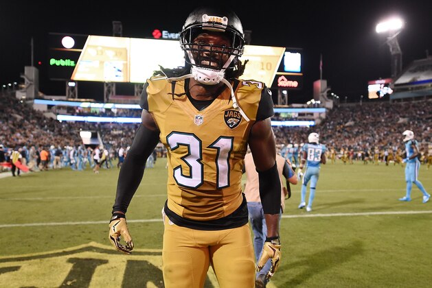 JACKSONVILLE, FL - NOVEMBER 19:  Davon House #31 of the Jacksonville Jaguars celebrates a victory over the Tennessee Titans at EverBank Field on November 19, 2015 in Jacksonville, Florida.  (Photo by Stacy Revere/Getty Images)