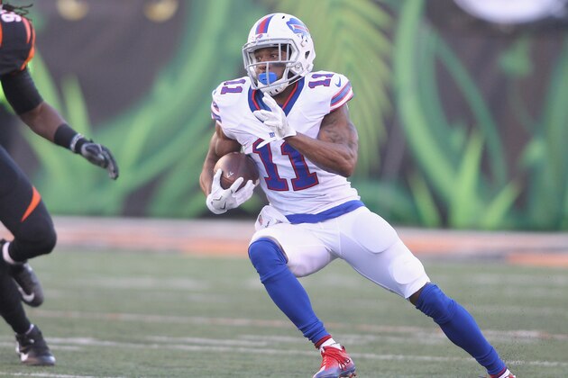 CINCINNATI, OH - NOVEMBER 20:  Percy Harvin #11 of the Buffalo Bills runs the football upfield during the game against the Cincinnati Bengals at Paul Brown Stadium on November 20, 2016 in Cincinnati, Ohio.The Bills defeated the Bengals 16-12.  (Photo by John Grieshop/Getty Images)