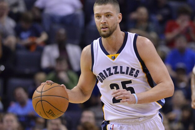 Memphis Grizzlies forward Chandler Parsons (25) plays in the first half of an NBA basketball game against theh Brooklyn Nets Monday, March 6, 2017, in Memphis, Tenn. (AP Photo/Brandon Dill)