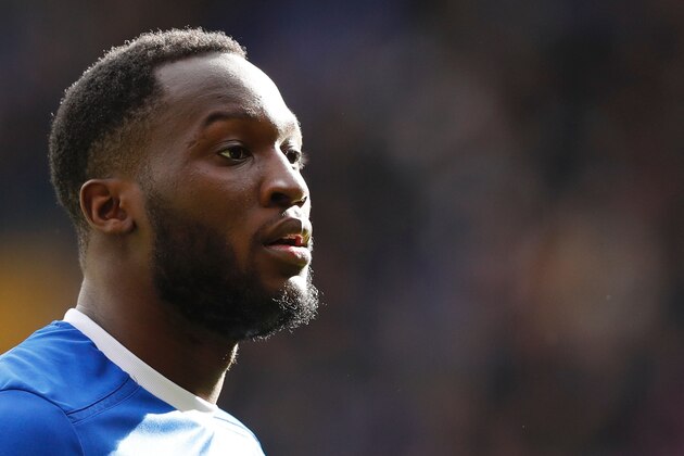 Everton's Belgian striker Romelu Lukaku gestures during the English Premier League football match between Tottenham Hotspur and Everton at White Hart Lane in London, on March 5, 2017. / AFP PHOTO / Adrian DENNIS / RESTRICTED TO EDITORIAL USE. No use with unauthorized audio, video, data, fixture lists, club/league logos or 'live' services. Online in-match use limited to 75 images, no video emulation. No use in betting, games or single club/league/player publications.  /         (Photo credit should read ADRIAN DENNIS/AFP/Getty Images)
