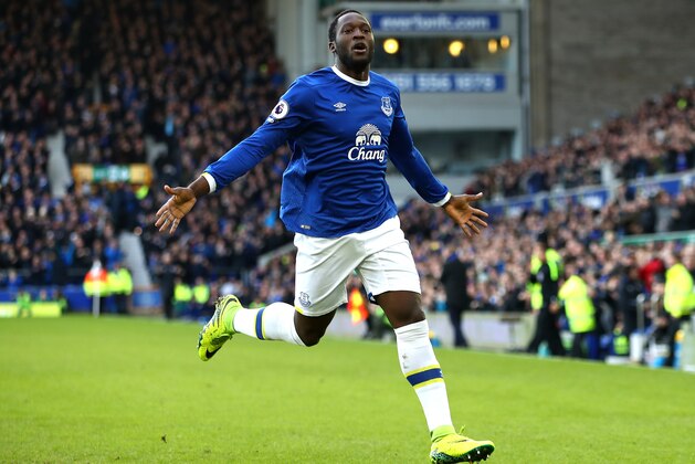 LIVERPOOL, ENGLAND - FEBRUARY 04:  Romelu Lukaku of Everton celebrates scoring his sides first goal during the Premier League match between Everton and AFC Bournemouth at Goodison Park on February 4, 2017 in Liverpool, England.  (Photo by Clive Brunskill/Getty Images)