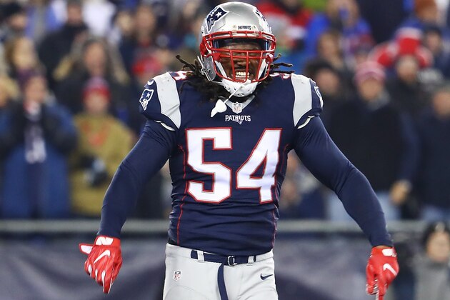 FOXBORO, MA - DECEMBER 12:  Dont'a Hightower #54 of the New England Patriots reacts during the first half against the Baltimore Ravens at Gillette Stadium on December 12, 2016 in Foxboro, Massachusetts.  (Photo by Adam Glanzman/Getty Images)