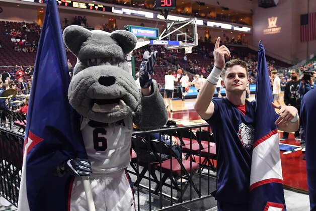 LAS VEGAS, NV - MARCH 07:  Gonzaga Bulldogs mascot Spike the Bulldog and a cheerleader wait for the team to be introduced before the championship game of the West Coast Conference Basketball Tournament against the Saint Mary's Gaels at the Orleans Arena on March 7, 2017 in Las Vegas, Nevada. Gonzaga won 74-56.  (Photo by Ethan Miller/Getty Images)