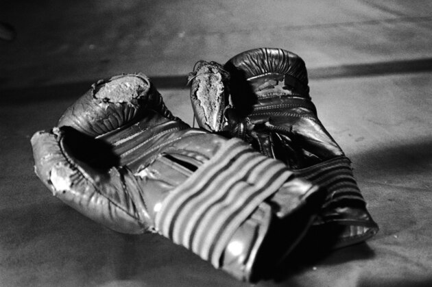 4 Dec 2000:  A pair of Muay Thai Kickboxing gloves show that the facilities at the gym in Klong Toei section of Bangkok, Thailand are nowhere near the standards of gyms in the United States. (Photo by Ezra Shaw/Getty Images)