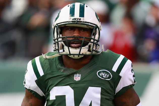 EAST RUTHERFORD, NJ - OCTOBER 23: Darrelle Revis #24 of the New York Jets looks on in the fourth quarter against the Baltimore Ravens at MetLife Stadium on October 23, 2016 in East Rutherford, New Jersey.  (Photo by Michael Reaves/Getty Images)