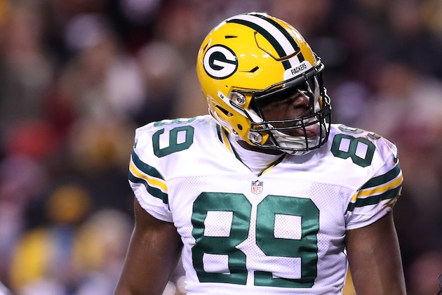 LANDOVER, MD - NOVEMBER 20: Tight end Jared Cook #89 of the Green Bay Packers celebrates after scoring a fourth quarter touchdown against the Washington Redskins at FedExField on November 20, 2016 in Landover, Maryland. (Photo by Rob Carr/Getty Images)