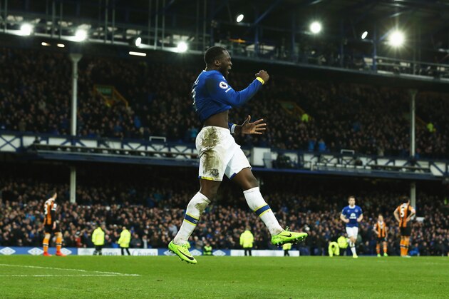 LIVERPOOL, ENGLAND - MARCH 18:  Romelu Lukaku of Everton celebrates as he scores their third goal during the Premier League match between Everton and Hull City at Goodison Park on March 18, 2017 in Liverpool, England.  (Photo by Jan Kruger/Getty Images)