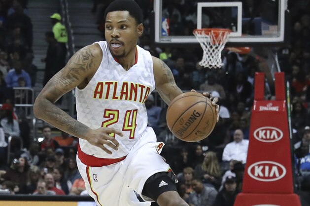 Atlanta Hawks forward Kent Bazemore (24) drives the ball down court during the second half of an NBA basketball game against the Memphis Grizzlies, Thursday, March 16, 2017, in Atlanta. The Grizzlies defeated the Hawks 103-91. (AP Photo/Branden Camp)