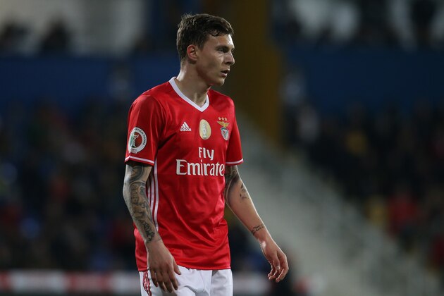 ESTORIL, PORTUGAL - FEBRUARY 28:  SL Benfica's defender from Sweden Victor Lindelof during the Portuguese Cup Semi Final First Leg match between GD Estoril Praia and SL Benfica at Estadio Antonio Coimbra da Mota on February 28, 2017 in Estoril, Portugal.  (Photo by Gualter Fatia/Getty Images)