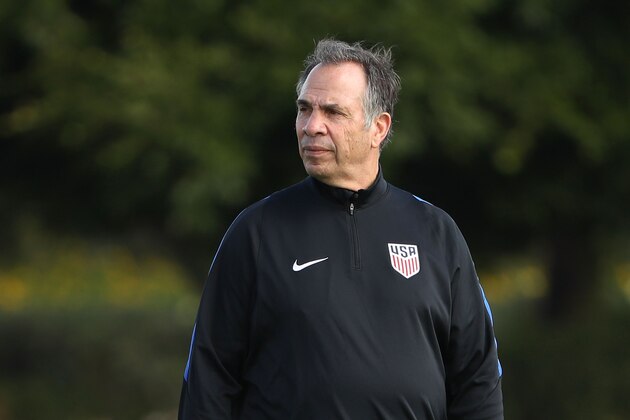 CARSON, CA - JANUARY 11:  New USMNT head coach Bruce Arena looks on during the USMNT training session at StubHub Center on January 11, 2017 in Carson, California.  (Photo by Victor Decolongon/Getty Images)