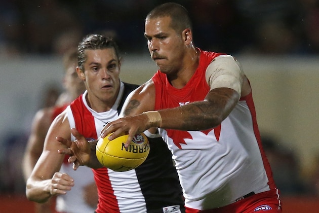 ALBURY, AUSTRALIA - MARCH 12: Jack Steele of the Saints chase down Lance Franklin of the Swans during the JLT Community Series AFL match between the St Kilda Saints and the Sydney Swans at Lavington Sports Ground on March 12, 2017 in Albury, Australia. (Photo by Darrian Traynor/Getty Images) ALBURY, AUSTRALIA - MARCH 12: Jack Steele of the Saints chase down Lance Franklin of the Swans during the JLT Community Series AFL match between the St Kilda Saints and the Sydney Swans at Lavington Sports Ground on March 12, 2017 in Albury, Australia. (Photo by Darrian Traynor/Getty Images)