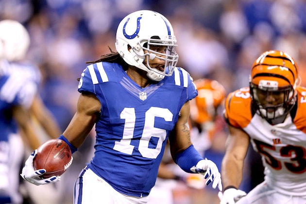 INDIANAPOLIS, IN - JANUARY 04:  Josh Cribbs #16 of the Indianapolis Colts returns a punt against the Cincinnati Bengals in the first half during their AFC Wild Card game at Lucas Oil Stadium on January 4, 2015 in Indianapolis, Indiana.  (Photo by Andy Lyons/Getty Images)