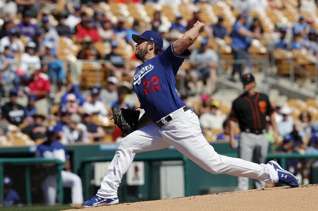 GLENDALE, AZ - MARCH 07: Clayton Kershaw #22 of the Los Angeles Dodgers pitches against the San Francisco Giants during a spring training game at Camelback Ranch on March 07, 2017 in Glendale, Arizona. (Photo by Tim Warner/Getty Images)