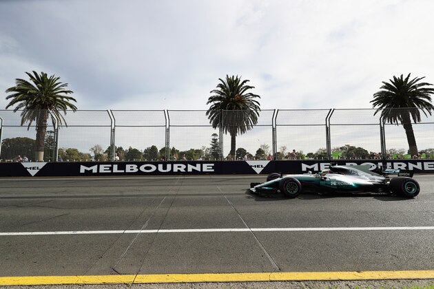 MELBOURNE, AUSTRALIA - MARCH 24: Lewis Hamilton of Great Britain driving the (44) Mercedes AMG Petronas F1 Team Mercedes F1 WO8 on track during practice for the Australian Formula One Grand Prix at Albert Park on March 24, 2017 in Melbourne, Australia.  (Photo by Mark Thompson/Getty Images)