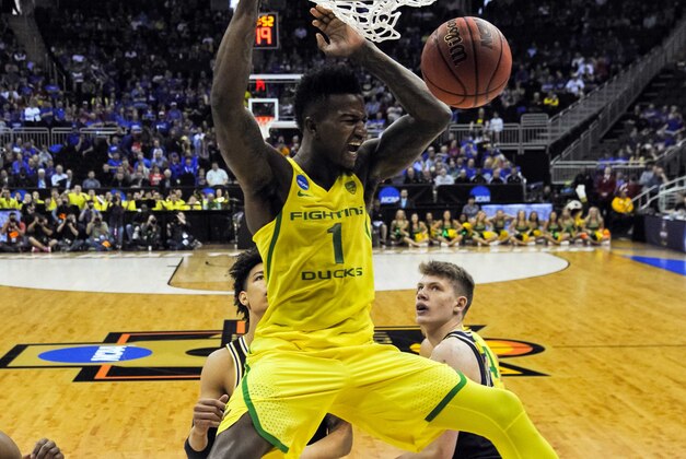 Mar 23, 2017; Kansas City, MO, USA; Oregon Ducks forward Jordan Bell (1) dunks during the game against the Michigan Wolverines in the semifinals of the midwest Regional of the 2017 NCAA Tournament at Sprint Center. Oregon defeated Michigan 69-68. Mandatory Credit: Denny Medley-USA TODAY Sports