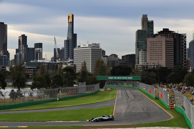 MELBOURNE, AUSTRALIA - MARCH 24: Lewis Hamilton of Great Britain driving the (44) Mercedes AMG Petronas F1 Team Mercedes F1 WO8 on track during practice for the Australian Formula One Grand Prix at Albert Park on March 24, 2017 in Melbourne, Australia.  (Photo by Mark Thompson/Getty Images)