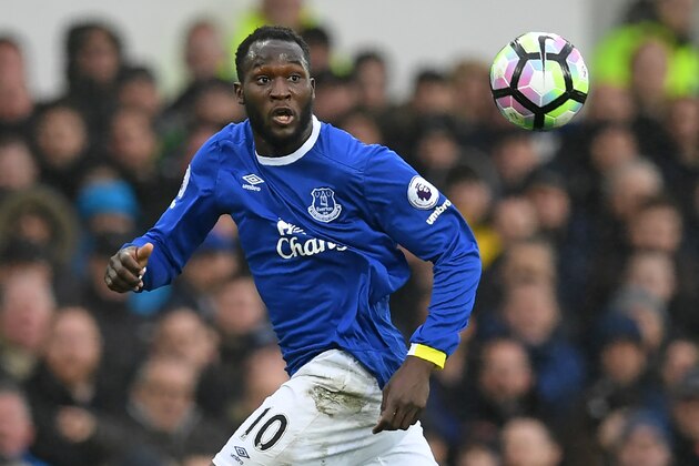 Everton's Belgian striker Romelu Lukaku runs with the ball during the English Premier League football match between Everton and Hull City at Goodison Park in Liverpool, north west England on March 18, 2017. / AFP PHOTO / Paul ELLIS / RESTRICTED TO EDITORIAL USE. No use with unauthorized audio, video, data, fixture lists, club/league logos or 'live' services. Online in-match use limited to 75 images, no video emulation. No use in betting, games or single club/league/player publications.  /         (Photo credit should read PAUL ELLIS/AFP/Getty Images)