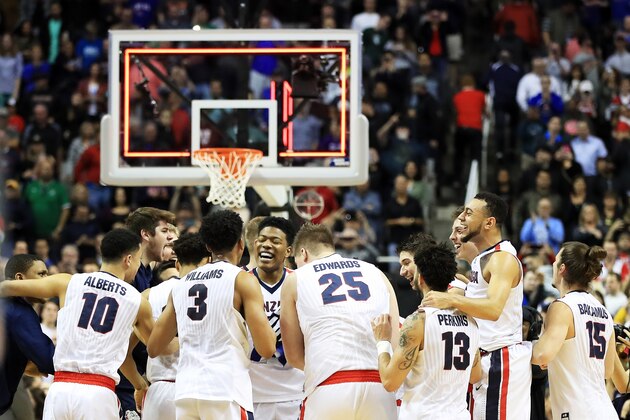 SAN JOSE, CA - MARCH 25:  The Gonzaga Bulldogs celebrate their 83 to 59 win over the Xavier Musketeers during the 2017 NCAA Men's Basketball Tournament West Regional at SAP Center on March 25, 2017 in San Jose, California.  (Photo by Ezra Shaw/Getty Images)