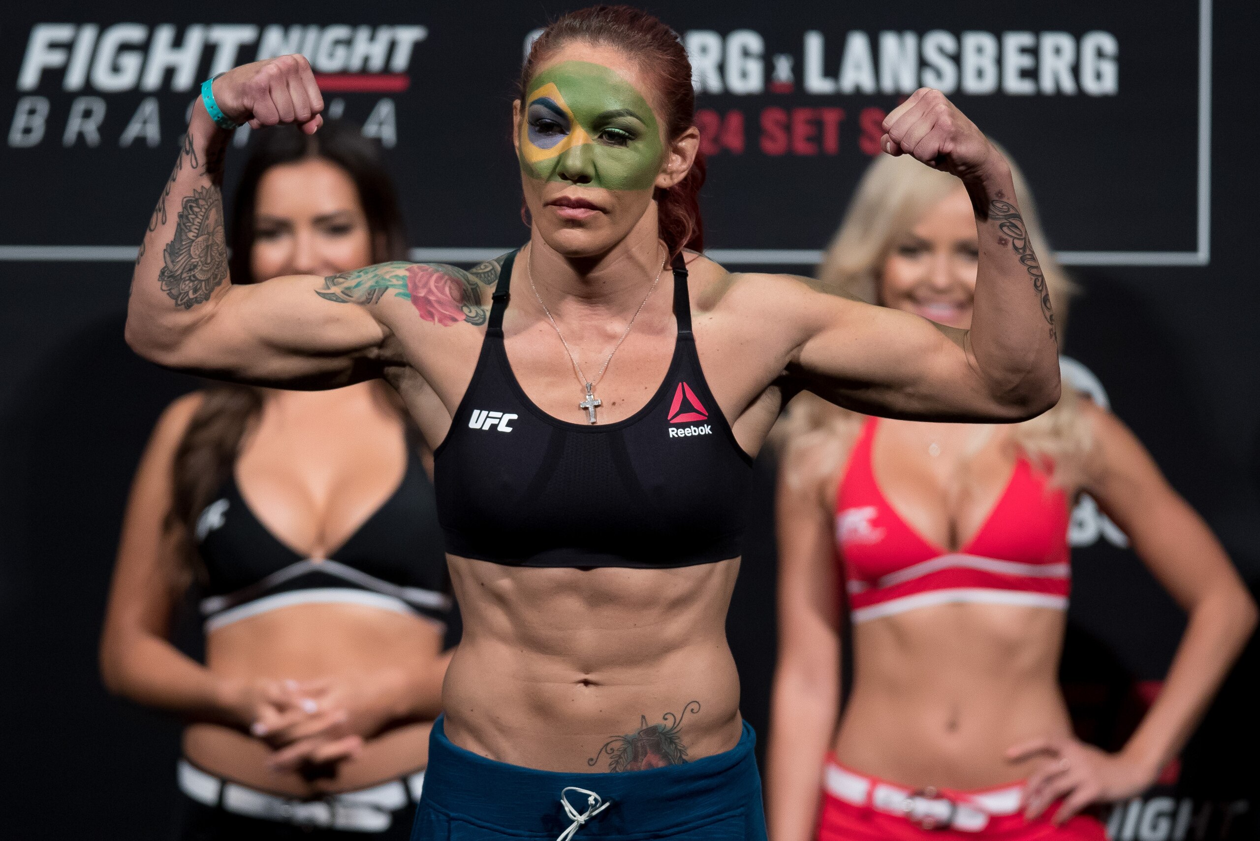 BRASILIA, BRAZIL - SEPTEMBER 23: Cris Cyborg of Brazil steps on the scale during the UFC Fight Night weigh-in at Nilson Nelson gymnasium on September 23, 2016 in Brasilia, Brazil. (Photo by Buda Mendes/Zuffa LLC/Zuffa LLC via Getty Images)