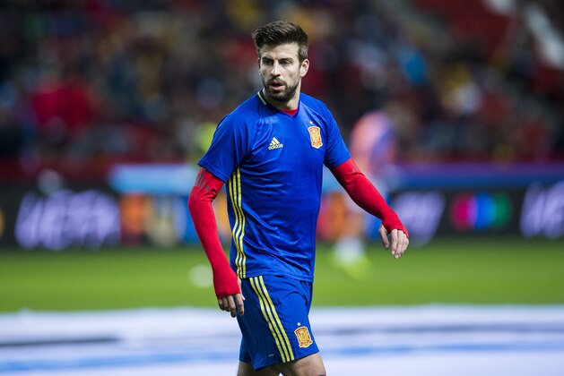 GIJON, SPAIN - MARCH 24:  Gerard Pique of Spain looks on prior to the FIFA 2018 World Cup Qualifier between Spain and Israel at Estadio El Molinon on March 24, 2017 in Gijon, Spain.  (Photo by Juan Manuel Serrano Arce/Getty Images)