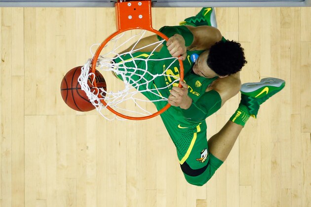 KANSAS CITY, MO - MARCH 25:  Dillon Brooks #24 of the Oregon Ducks dunks the ball in the first half against the Kansas Jayhawks during the 2017 NCAA Men's Basketball Tournament Midwest Regional at Sprint Center on March 25, 2017 in Kansas City, Missouri.  (Photo by Jamie Squire/Getty Images)