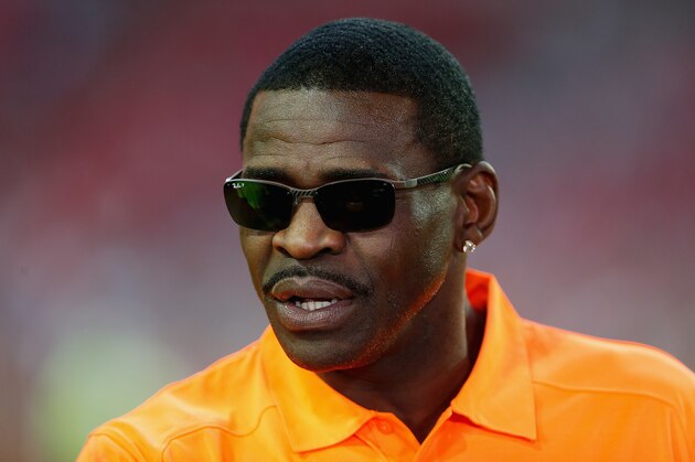 GLENDALE, AZ - JANUARY 25: Pro Bowl alumni captain Michael Irvin stands on the sidelines before the 2015 Pro Bowl at University of Phoenix Stadium on January 25, 2015 in Glendale, Arizona.  (Photo by Christian Petersen/Getty Images)