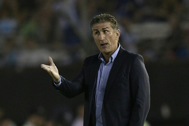 Argentina's coach Edgardo Bauza gestures during their 2018 FIFA World Cup qualifier football match at the Monumental stadium in Buenos Aires, Argentina, on March 23, 2017. / AFP PHOTO / Juan Mabromata        (Photo credit should read JUAN MABROMATA/AFP/Getty Images)