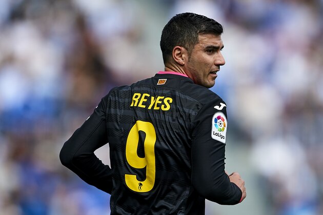 MALAGA, SPAIN - FEBRUARY 04:  Antonio Reyes of RCD Espanyol looks on during La Liga match between Malaga CF and RCD Espanyol at La Rosaleda Stadium February 04, 2017 in Malaga, Spain.  (Photo by Aitor Alcalde Colomer/Getty Images)