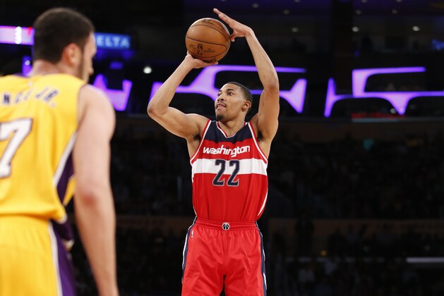 Washington Wizards forward Otto Porter Jr. shoots against the Los Angeles Lakers during the first half of an NBA basketball game, Tuesday, March 28, 2017, in Los Angeles. (AP Photo/Danny Moloshok)