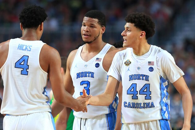GLENDALE, AZ - APRIL 01: Isaiah Hicks #4, Kennedy Meeks #3 and Justin Jackson #44 of the North Carolina Tar Heels react in the first half against the Oregon Ducks during the 2017 NCAA Men's Final Four Semifinal at University of Phoenix Stadium on April 1, 2017 in Glendale, Arizona.  (Photo by Tom Pennington/Getty Images)