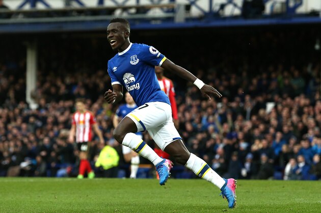 LIVERPOOL, ENGLAND - FEBRUARY 25: Idrissa Gueye of Everton celebrates scoring his sides first goal during the Premier League match between Everton and Sunderland at Goodison Park on February 25, 2017 in Liverpool, England.  (Photo by Jan Kruger/Getty Images)