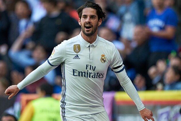 MADRID, SPAIN - APRIL 02:  Isco of Real Madrid celebrates after scoring a goal during the La Liga match between Real Madrid and Deportivo Alaves at Estadio Santiago Bernabeu on April 2, 2017 in Madrid, Spain.  (Photo by fotopress/Getty Images)
