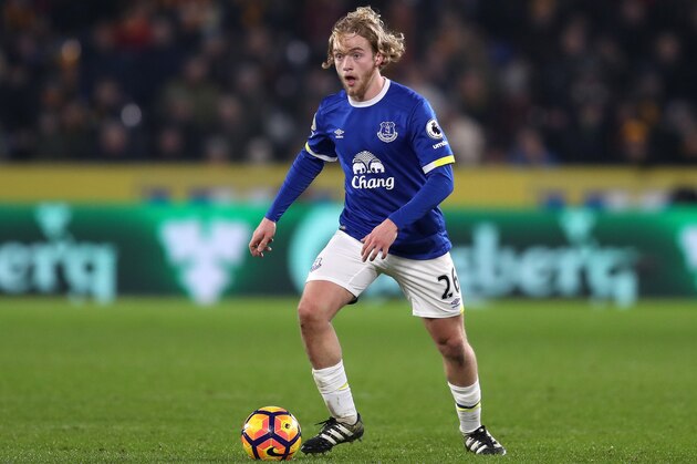 HULL, ENGLAND - DECEMBER 30:  Tom Davies of Everton in action during the Premier League match between Hull City and Everton at KC Stadium on December 30, 2016 in Hull, England.  (Photo by Chris Brunskill Ltd/Getty Images)