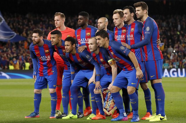(Top Row L-R) goalkeeper Marc-Andre ter Stegen of FC Barcelona, Samuel Umtiti of FC Barcelona, Javier Mascherano of FC Barcelona, Ivan Rakitic of FC Barcelona, Sergio Busquets of FC Barcelona, Gerard Pique of FC Barcelona

(Front row L-R) Lionel Messi of FC Barcelona, Rafinha of FC Barcelona, Neymar of FC Barcelona, Andres Iniesta of FC Barcelona, Luis Suarez of FC Barcelonaduring the Dutch Eredivisie match between Ajax Amsterdam and FC Twente Enschede at the Amsterdam Arena on March 12, 2017 in Amsterdam, The Netherlands(Photo by VI Images via Getty Images)