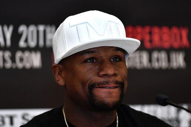 LONDON, ENGLAND - MARCH 07:  Floyd Mayweather JR speaks during a Frank Warren and Floyd Mayweather JR Press Conference at The Savoy Hotel on March 7, 2017 in London, England.  (Photo by Dan Mullan/Getty Images)