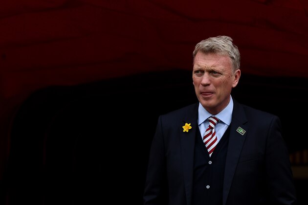 SUNDERLAND, ENGLAND - MARCH 18:  David Moyes, Manager of Sunderland looks on prior to the Premier League match between Sunderland and Burnley at Stadium of Light on March 18, 2017 in Sunderland, England.  (Photo by Nigel Roddis/Getty Images)