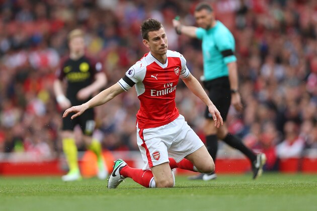 LONDON, ENGLAND - APRIL 02: Laurent Koscielny of Arsenal during the Premier League match between Arsenal and Manchester City at Emirates Stadium on April 2, 2017 in London, England. (Photo by Catherine Ivill - AMA/Getty Images)