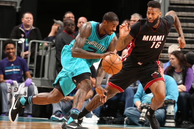 CHARLOTTE, NC - APRIL 5: Marvin Williams #2 of the Charlotte Hornets drives to the basket against the Miami Heat during the game on April 5, 2017 at Spectrum Center in Charlotte, North Carolina. NOTE TO USER: User expressly acknowledges and agrees that, by downloading and or using this photograph, User is consenting to the terms and conditions of the Getty Images License Agreement.  Mandatory Copyright Notice:  Copyright 2017 NBAE (Photo by Kent Smith/NBAE via Getty Images)